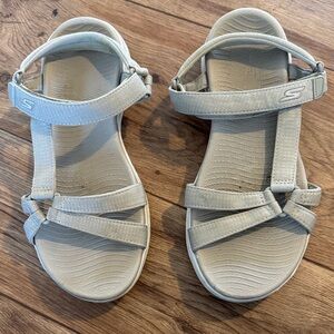 Skechers Women's Cream Sandals